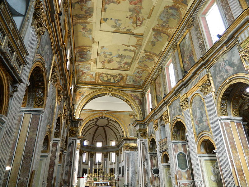 La Navata Centrale della Basilica Partenopea di San Paolo Maggiore