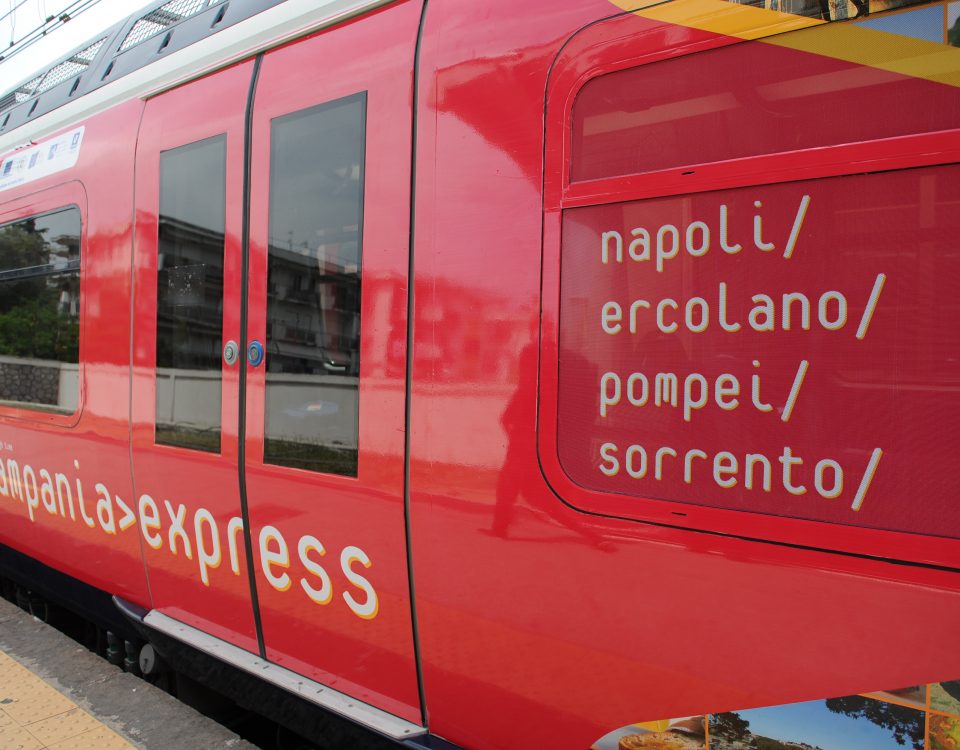 Da Napoli ad Ercolano, Sorrento e Pompei con un unico treno: il Campania Express!!!
