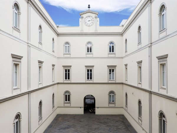 Lo splendido Palazzo Donnaregina che ospita il Museo MADRE di Napoli