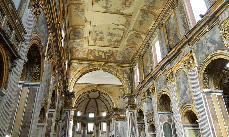 La Navata Centrale della Basilica Partenopea di San Paolo Maggiore
